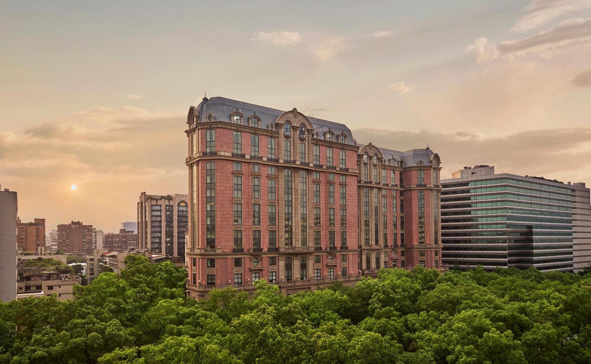 Отель Mandarin Oriental, Тайбэй Экстерьер фото