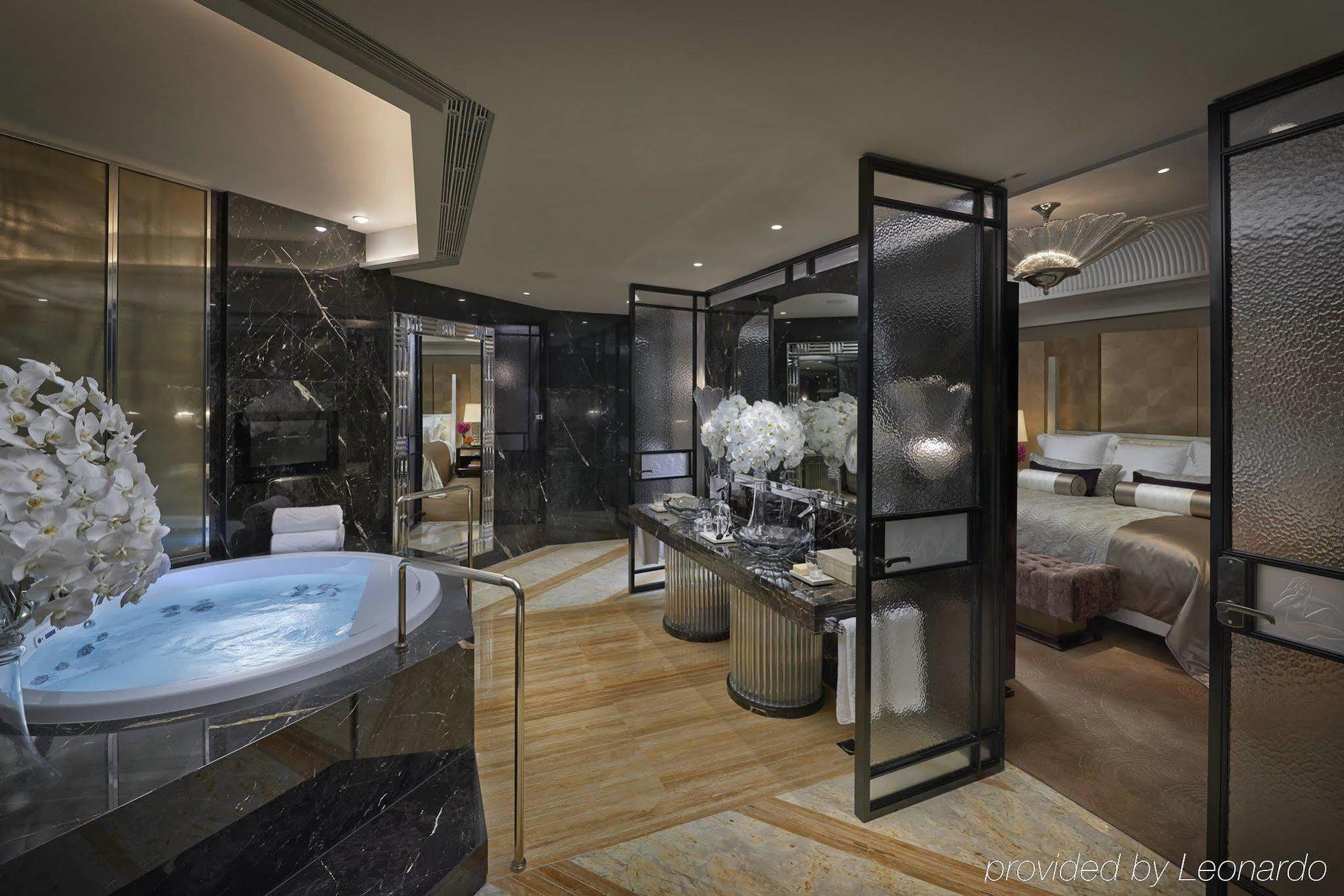 Отель Mandarin Oriental, Тайбэй Экстерьер фото